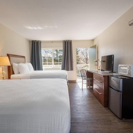 Riverfront Inn Roseburg Eksteriør billede