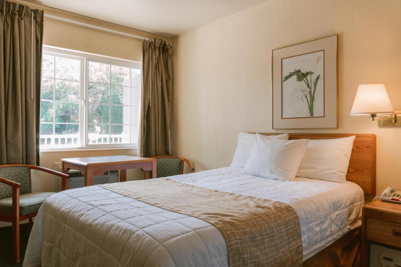 Riverfront Inn Roseburg Eksteriør billede